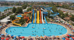 Adrenalinkick und Familienspaß: Die besten Wasserparks in der Türkei
